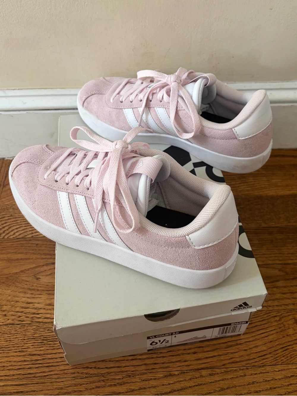 Adidas Women's Suede Casual Sneakers - Light Pink sz 6.5 - Picture 5 of 7